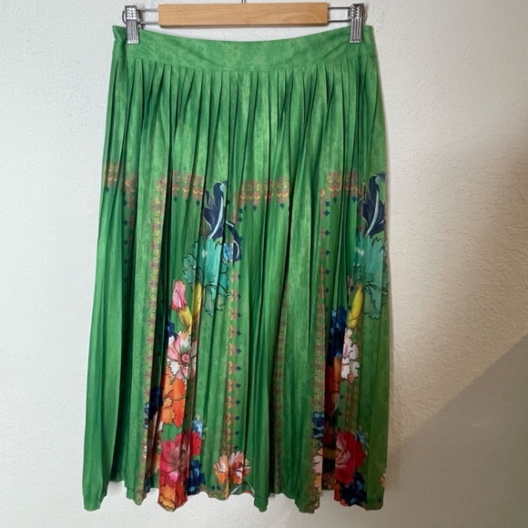 Farm Rio Floral Pleated Midi Skirt Size M Green Lightweight Side Zip Semi Sheer - Picture 3 of 9